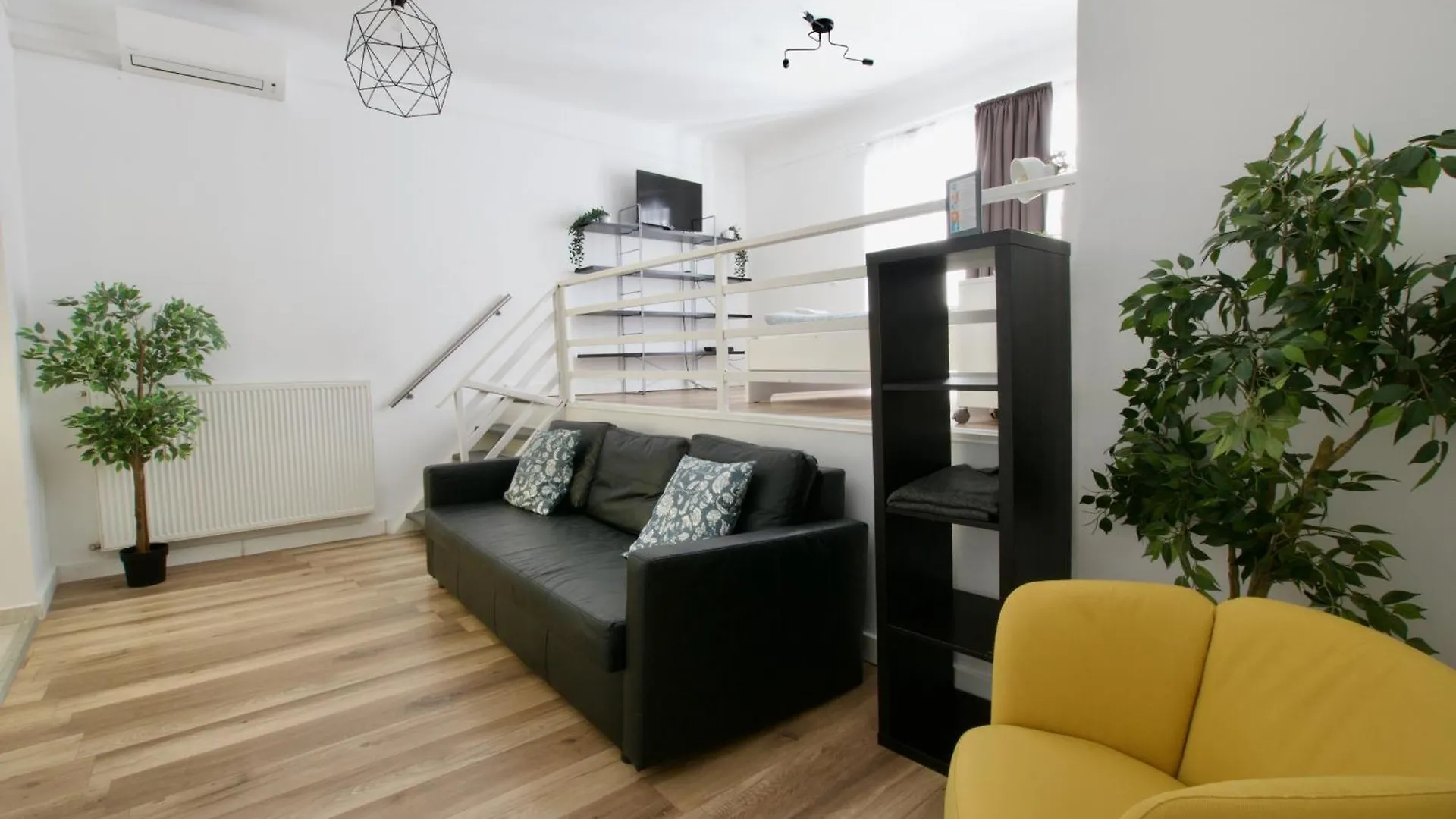 Budget Apartment By Hi5- Akacfa Street Budapest