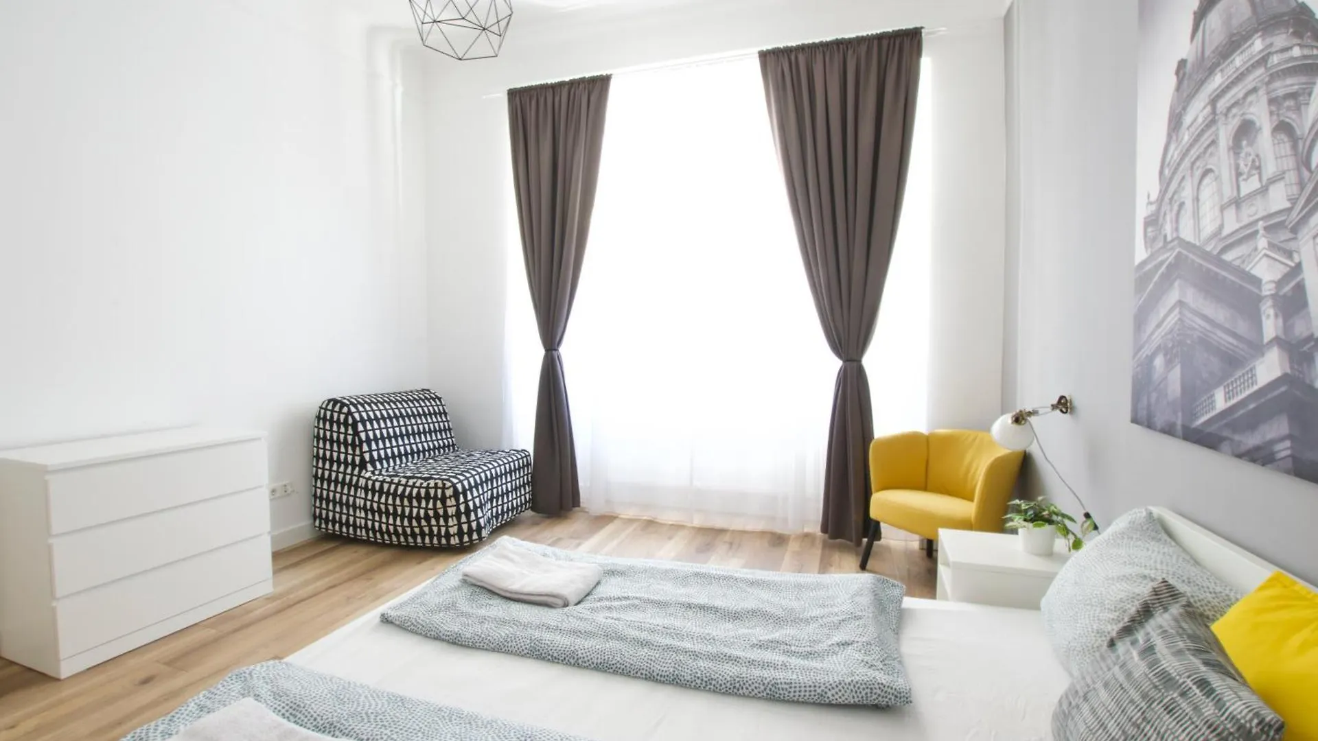 Budget Apartment By Hi5- Akacfa Street Budapest