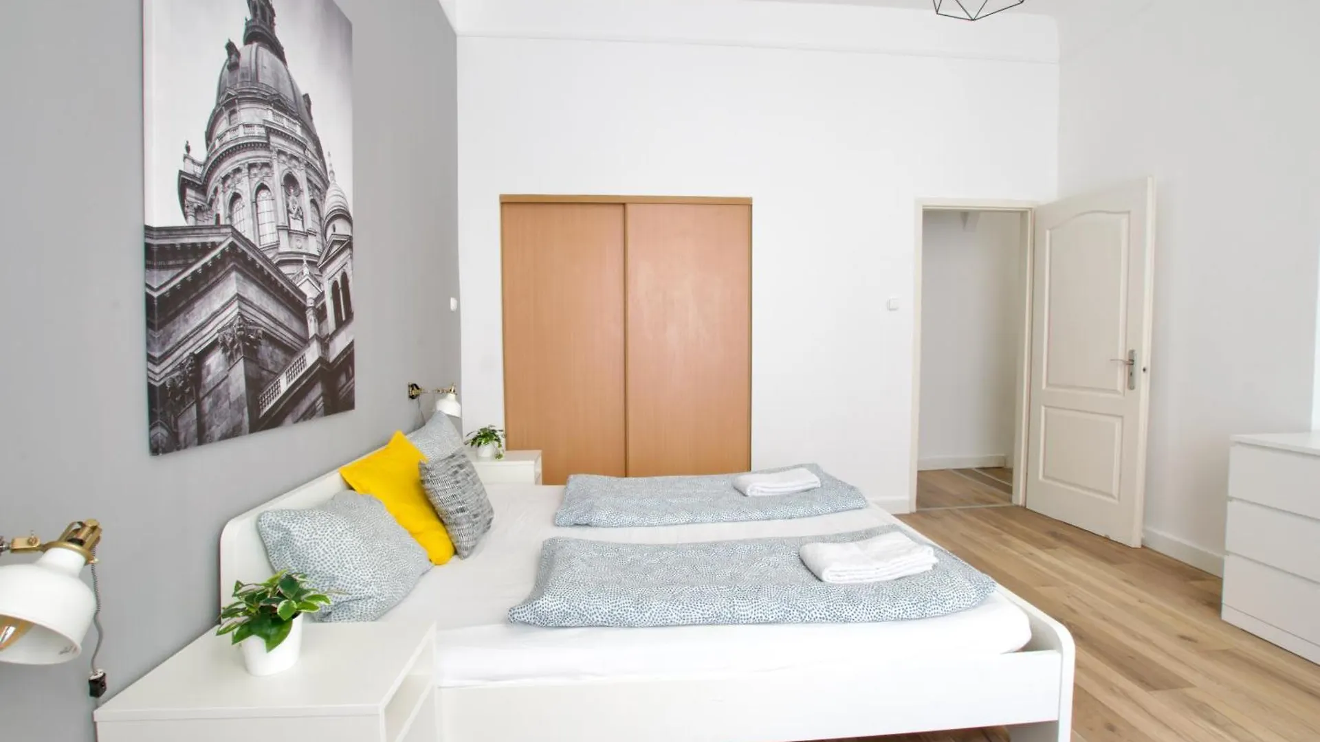 Budget Apartment By Hi5- Akacfa Street Budapest Ungarn